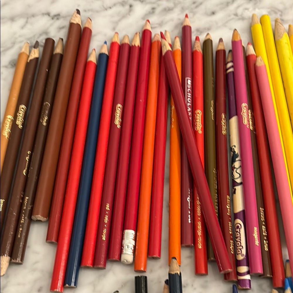 Crayola Colorful Art Set - Picture 4 of 9